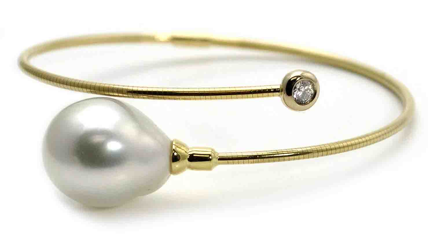 Bangle bracelet