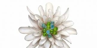 Dahlia brooch