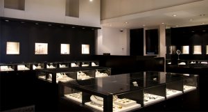 Cynthia Kagan opened Quadrum Gallery in 1978. The Chestnut Hill, Massachusetts store has eight employees and at approximately 500 square feet, “is a gem of a jewel box,” said Maravelias.