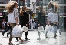 BRITAIN-INFLATION-RETAIL