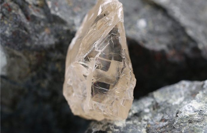 Lucara Recovers a 472 Carat Diamond at Karowe