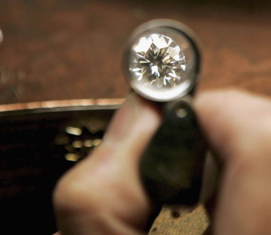 Jewellery Designer Uses Diamonds For Insets