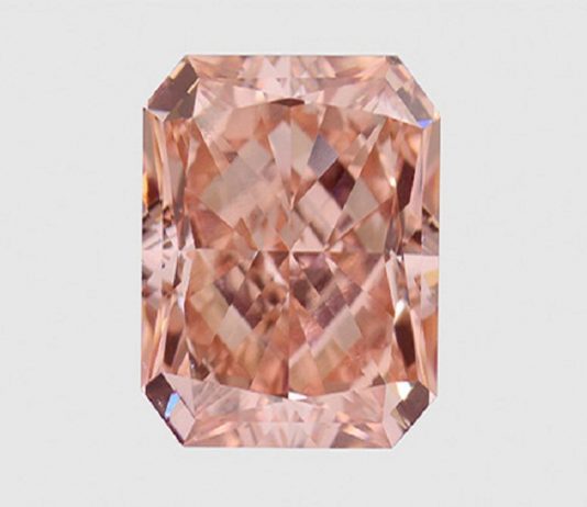 GIA Tests Large Pinkish Orange CVD Synthetic; Discovers Unusual Feature