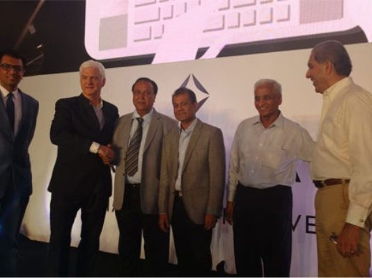 De Beers’ IIDGR Presents AMS Machine to GJEPC for Delhi Region