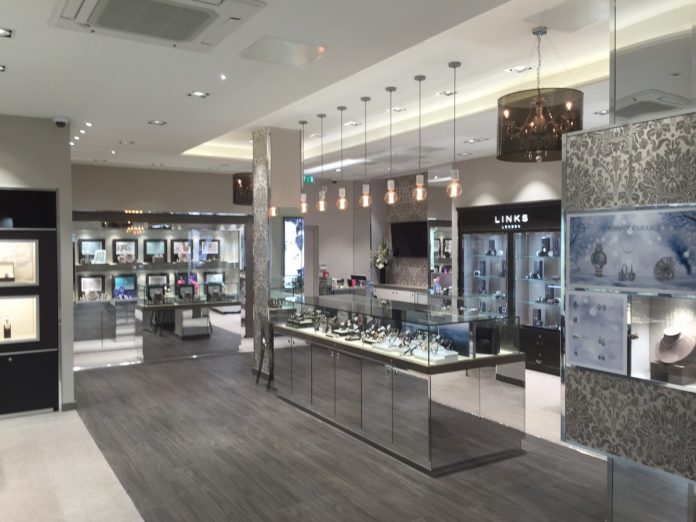 Jewellery shoppers favour shopping in-store for higher end purchases, report reveals