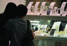 Scots spend more on jewellery as an anniversary gift, study claims
