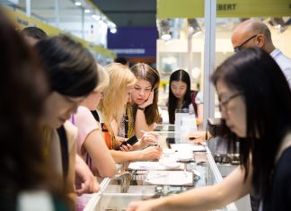 Fine gems and jewellery shine at 36th September HK Fair