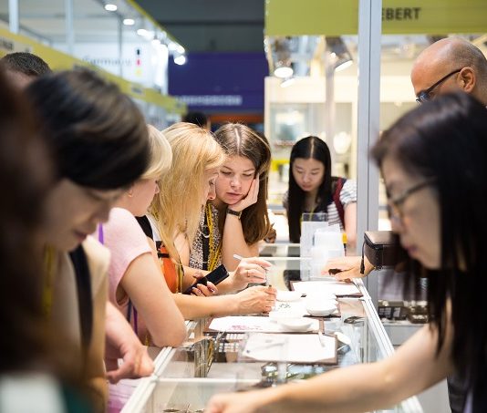 Fine gems and jewellery shine at 36th September HK Fair