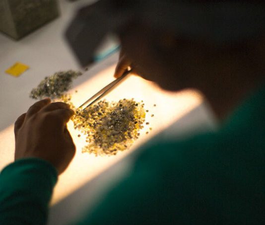 De Beers cites solid overall demand amid lower sales