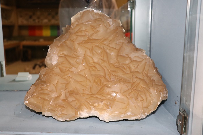 Blade Calcite