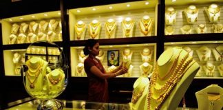 Gold prices rise today after 4-day fall, silver edges higher