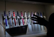 Swiss watchmakers brace for slowing Chinese demand
