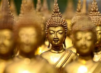 Indian jewellers stock up; holiday dims activity elsewhere