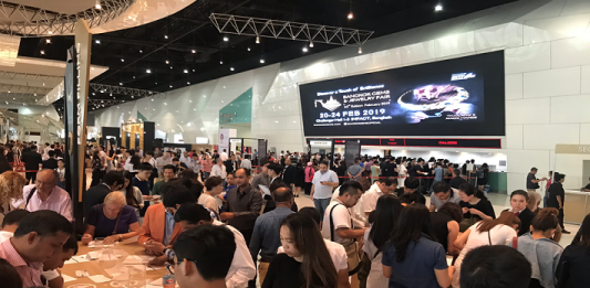 the 63rd Bangkok Gems & Jewelry Fair Foreign Trade Partners Admire “Thailand’s Magic Hands”