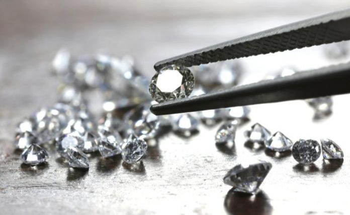 De Beers curbs diamond supply