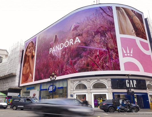 Pandora paints London pink