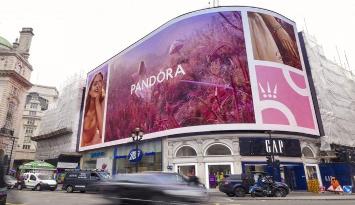 Pandora paints London pink