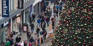 High Street Retailers Battle For Share Of Xmas Spend