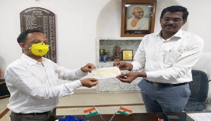 Aisshpra Gems and Jewels on behalf of Aisshpra Foundation Donates 11 Lakhs for Coronavirus Rescue in Gorakhpur