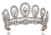 Queen of Spain's Tiara Sells for $1.6m