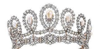 Queen of Spain's Tiara Sells for $1.6m