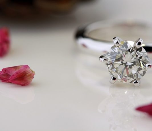 6 Tips You Should Know When Cleaning Engagement Rings