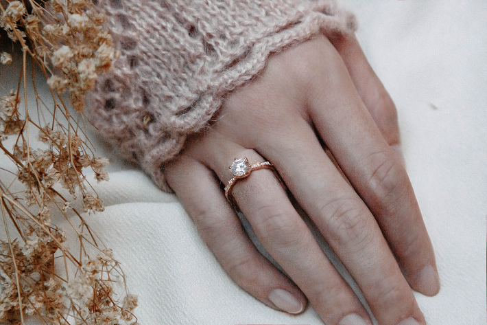 Peony Moissanite Classic Ring