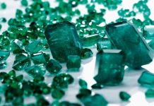WHAT IS THE DIFFERENCE BETWEEN NATURAL AND LAB-CREATED EMERALD?
