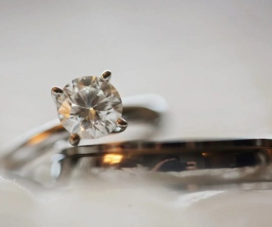 5 Reasons Why Diamonds are the Best Gemstones for Making an Engagement Ring