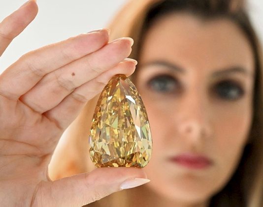 303-ct Golden Canary Sells for $12.4m but Misses High Estimate