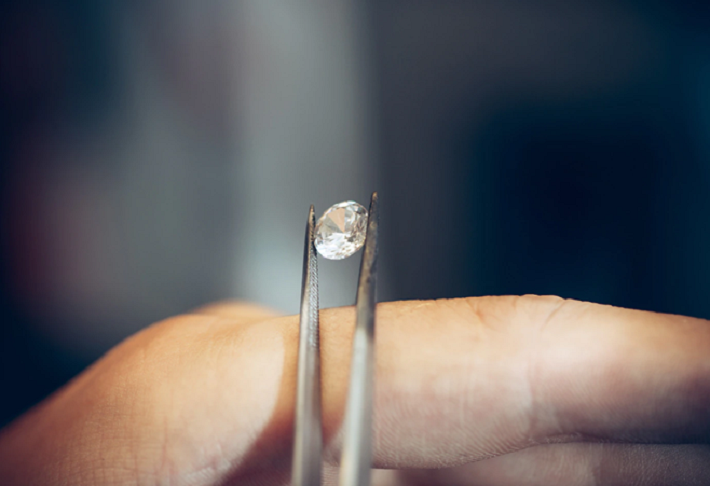 Engagement Ring Options: Lab-Grown Diamonds VS. Real Diamonds