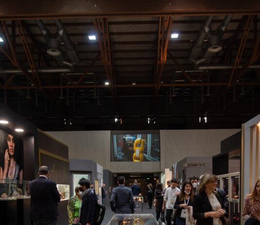 IEG, OROAREZZO The Theme Of The Première Contest For The Best Gold-Jewelry Manufacture Is Light