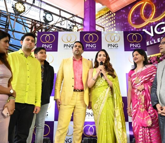 Malaika Arora Inaugurates PNG Jewellers’ Upsized Aundh Store