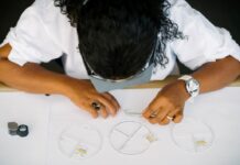 De Beers Rough Sales Slump to $200m