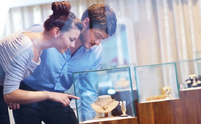 US Loses 485 Jewelry Retailers as Sector Shrinks
