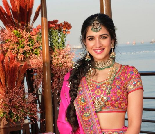 Radhika Merchant chose the Guttapusalu necklace designed by Sunita Shekhawat