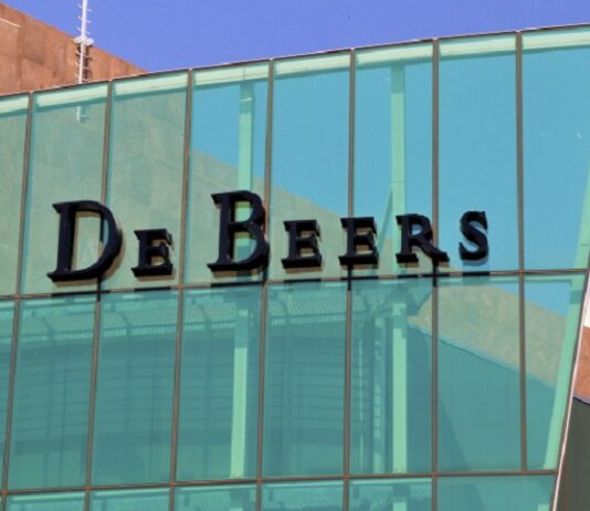 Luxury Companies Could Bid for De Beers