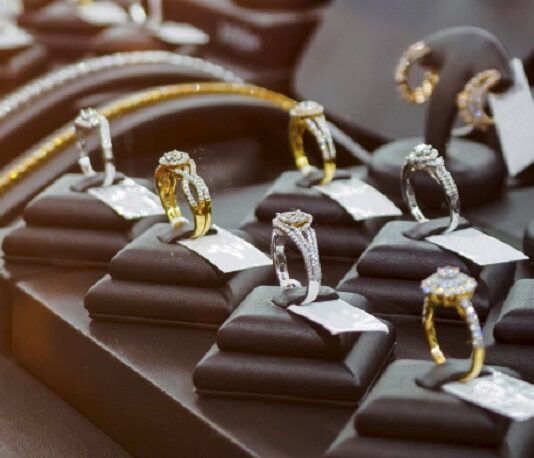 De Beers Joins Forces with GJEPC