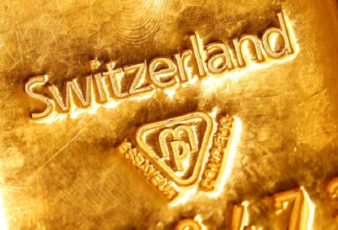 Swiss Current Account Surplus Hit by Gold Trade Volatility Amid U.S. Tariff Jitters