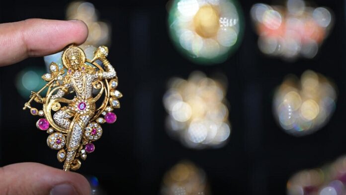 India’s AI-Driven Startups Blend Tradition with Technology Despite Job Concerns