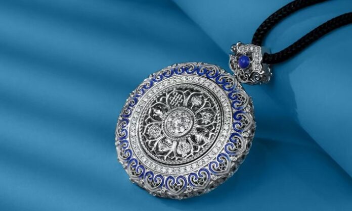 Platinum Gains Traction in India as High Gold Prices Reshape Consumer Choices